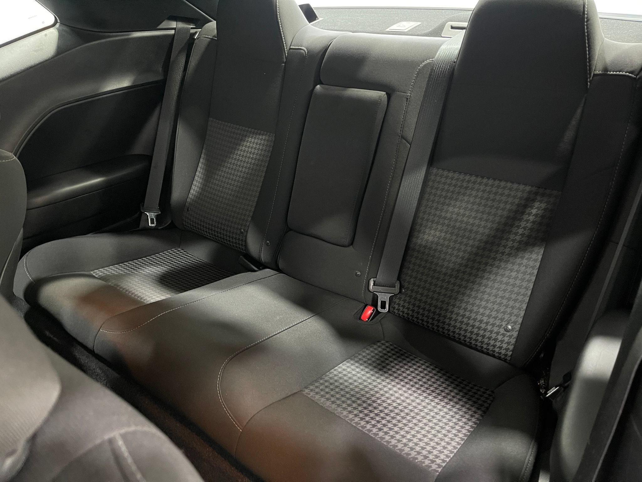 Used 2018 Dodge Challenger R/T RWD image 27