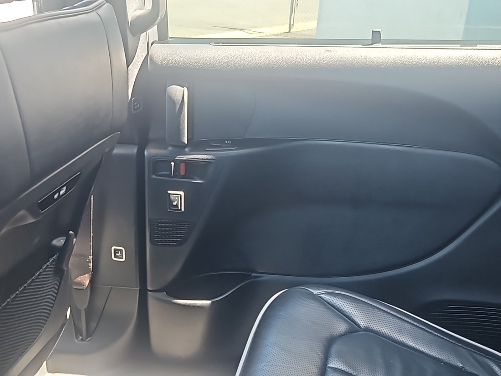 Used 2025 Chrysler Pacifica Limited FWD image 16