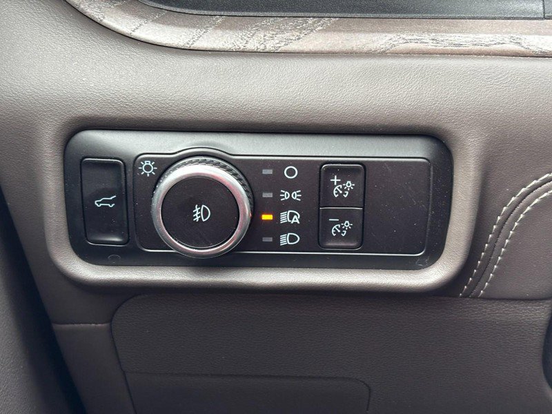 Used 2023 Ford Explorer Platinum w/ Technology Package image 19