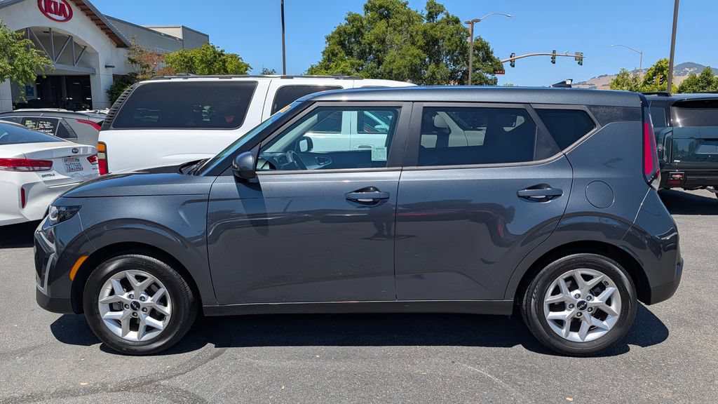 Used 2024 Kia Soul FWD image 5