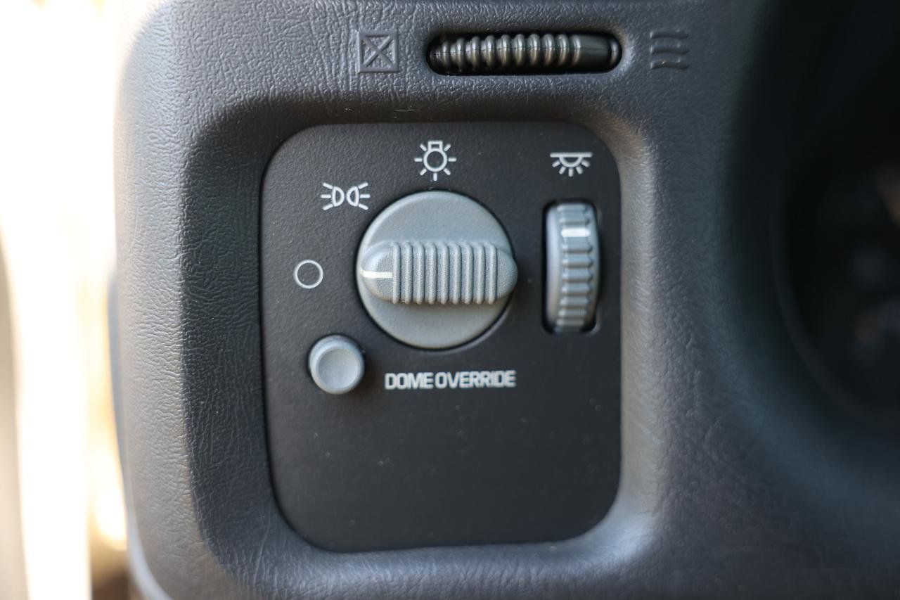 Used 2003 Chevrolet Blazer LS image 37