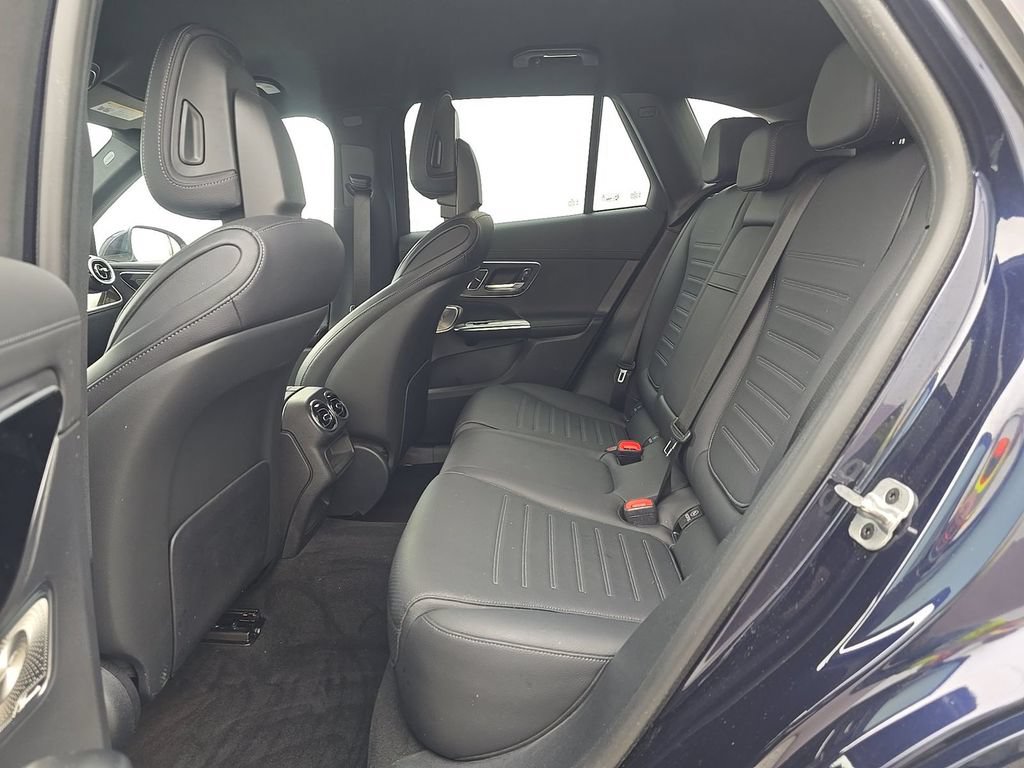 Used 2024 Mercedes-Benz GLC 300 4MATIC w/ AMG Line image 6