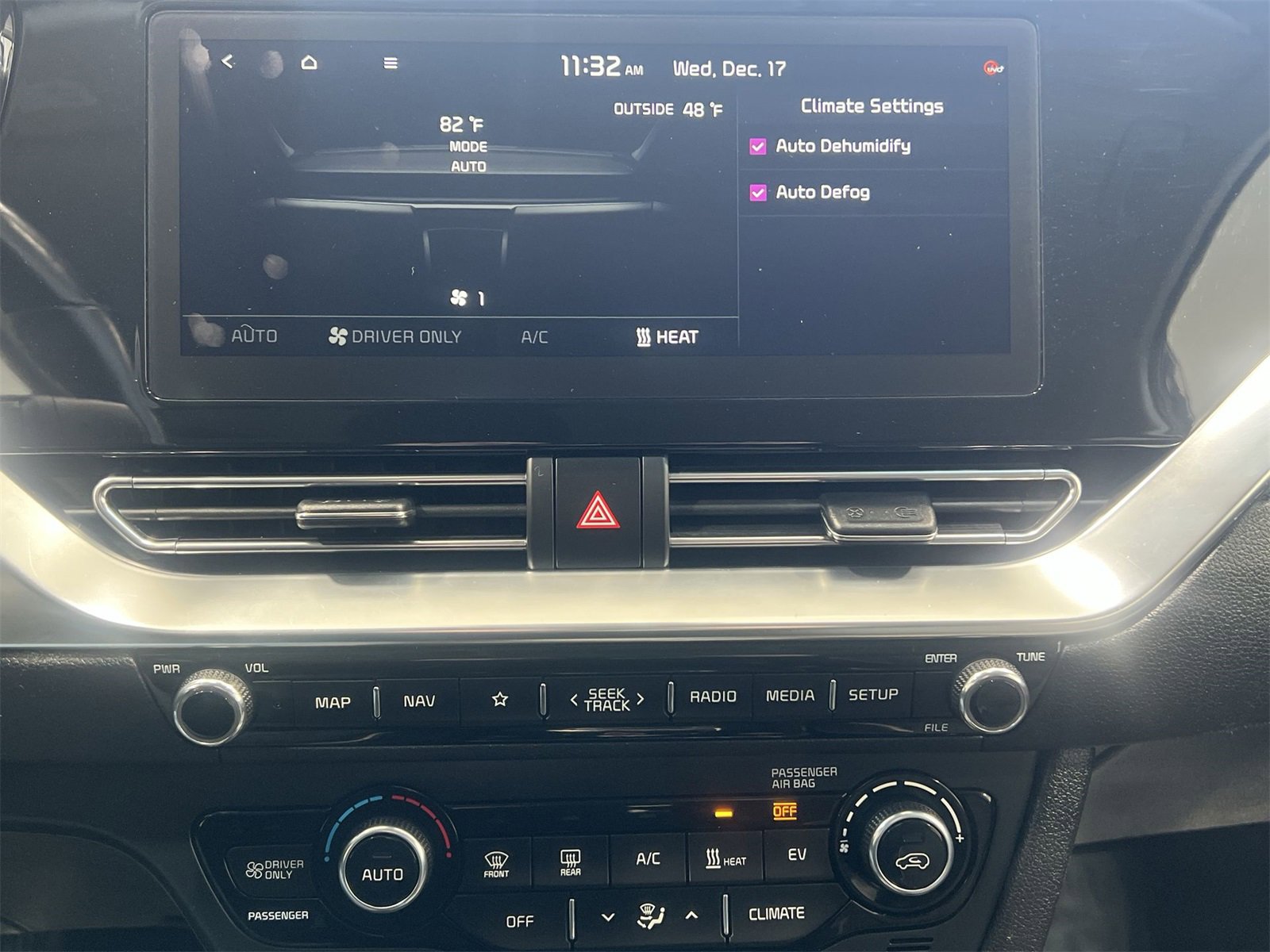 Used 2022 Kia Niro EX image 19