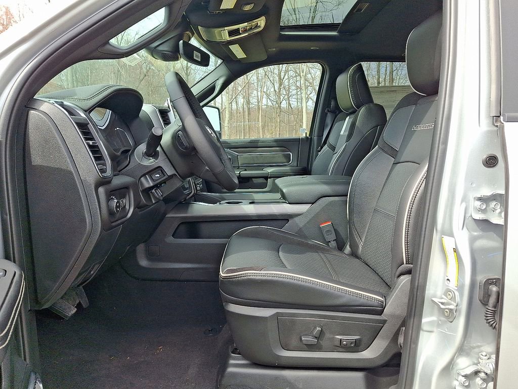 New 2026 RAM 2500 Laramie AWD/4WD image 10