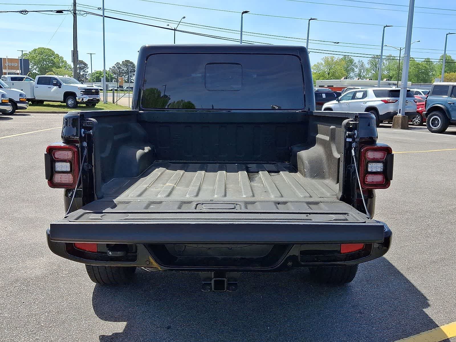 Used 2023 Jeep Gladiator Overland image 31