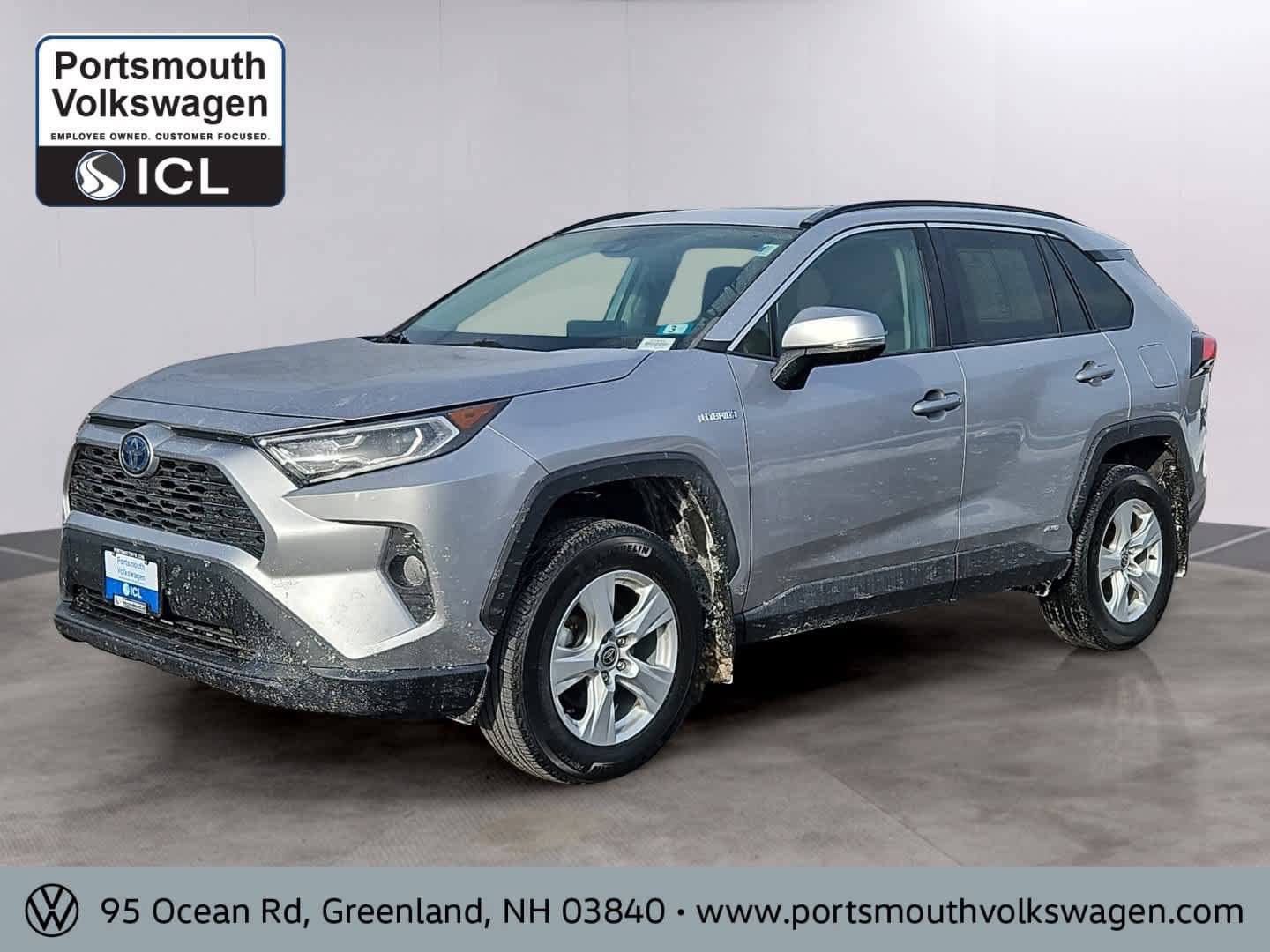 Used 2021 Toyota RAV4 XLE w/ Convenience Package AWD/4WD image 2