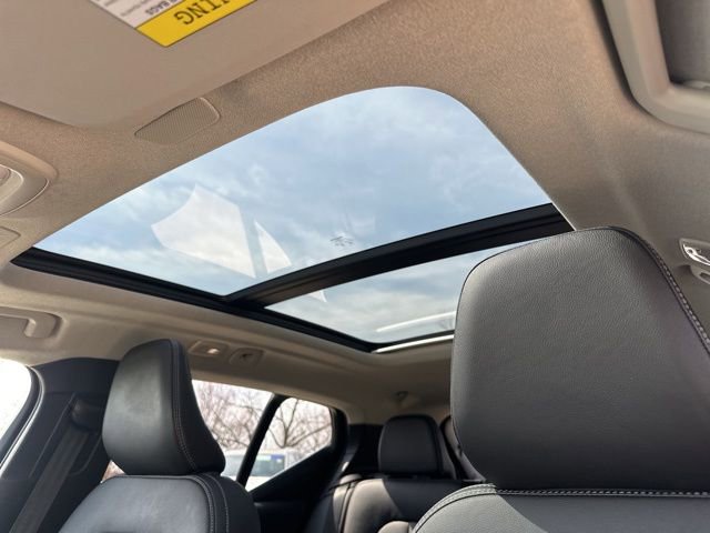 Certified 2023 Volvo XC40 B5 Plus w/ Climate Package image 18