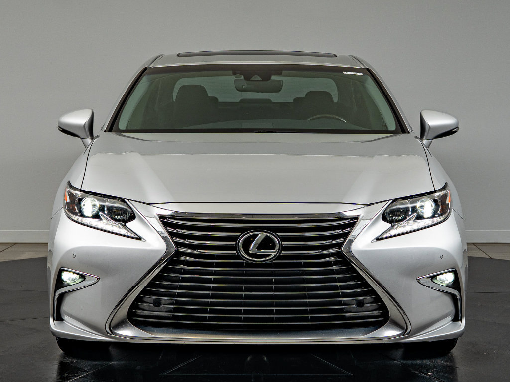 Used 2018 Lexus ES 350 w/ Premier Package FWD image 2