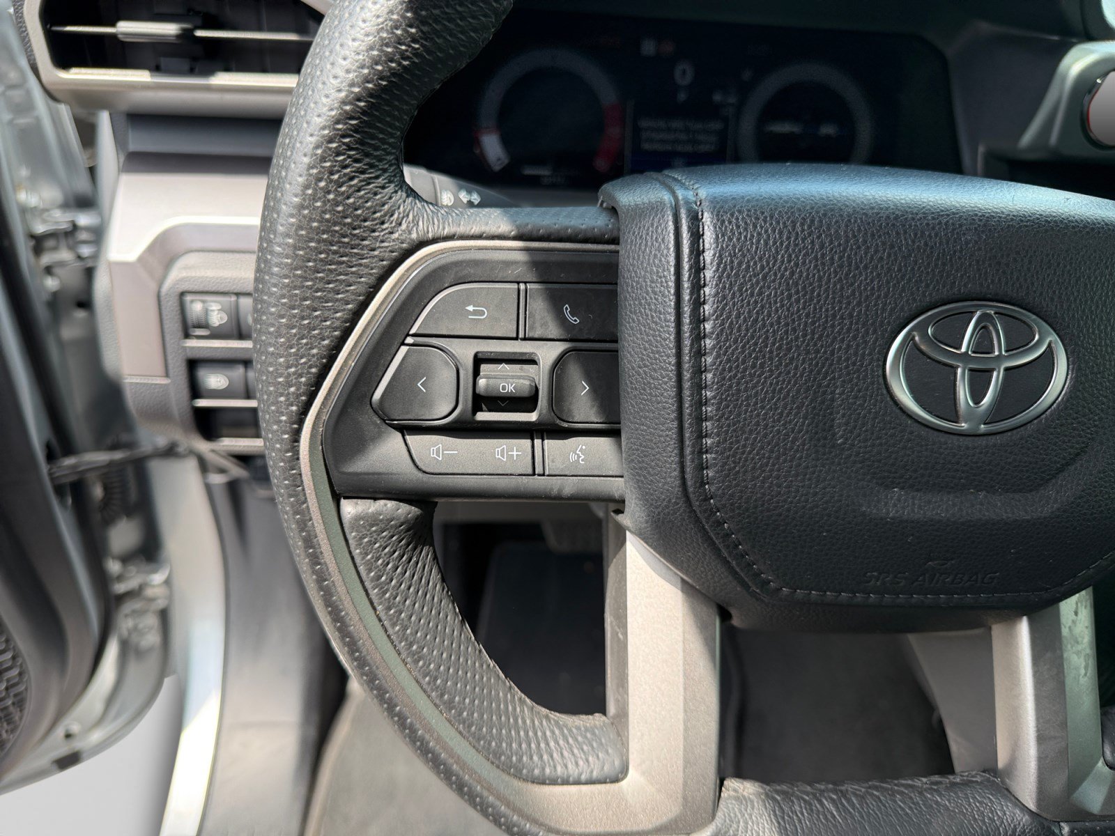 Used 2024 Toyota Tacoma TRD Off-Road AWD/4WD image 24