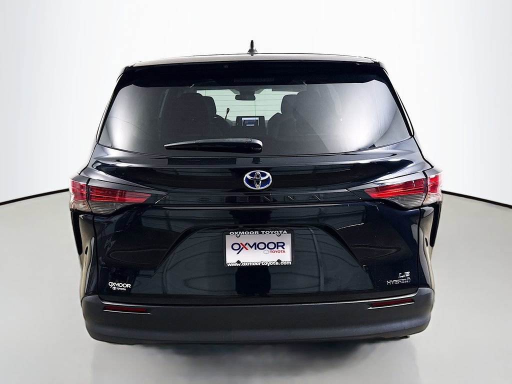 Certified 2022 Toyota Sienna LE FWD image 6