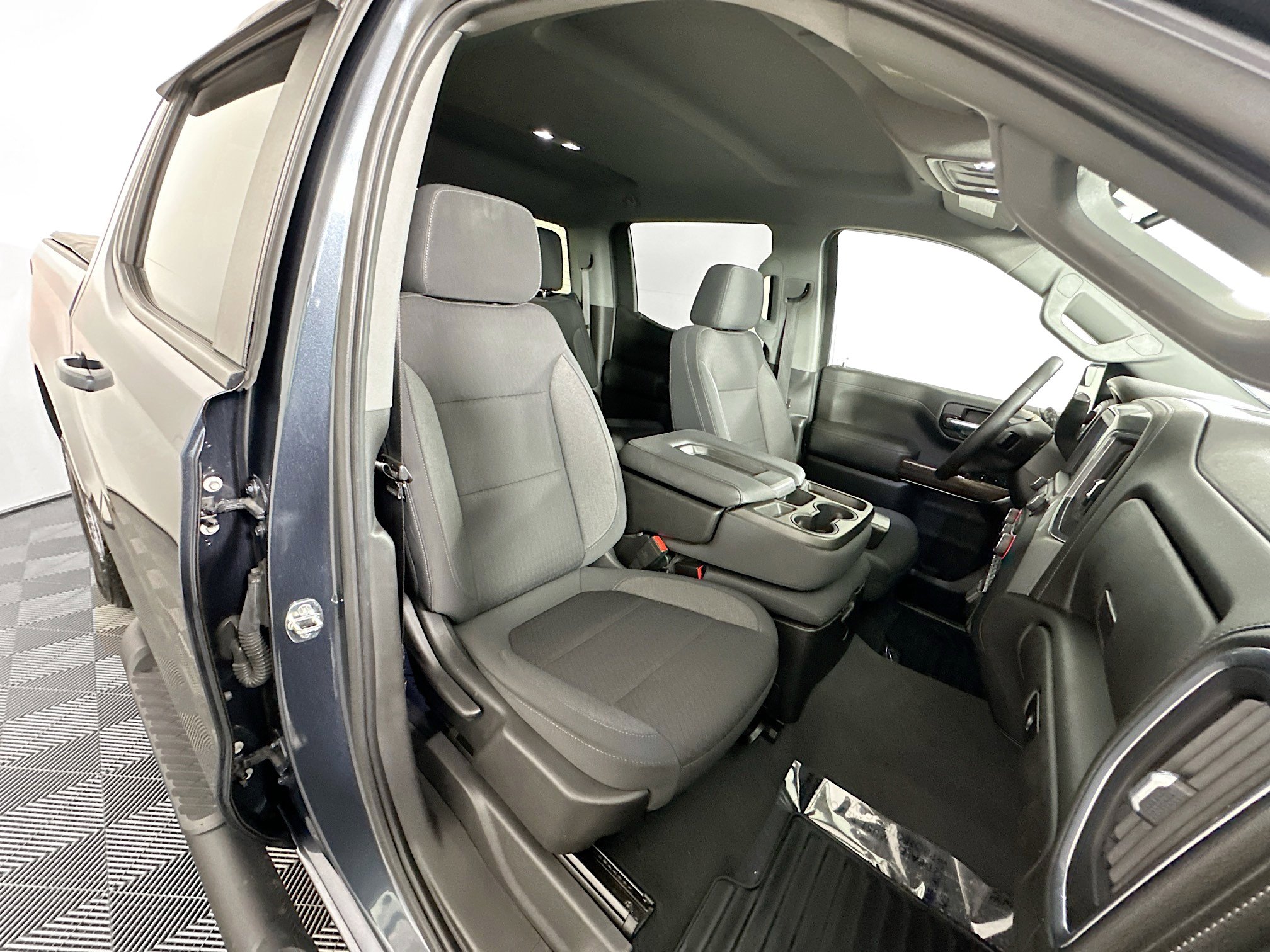 Used 2021 Chevrolet Silverado 1500 LT image 28