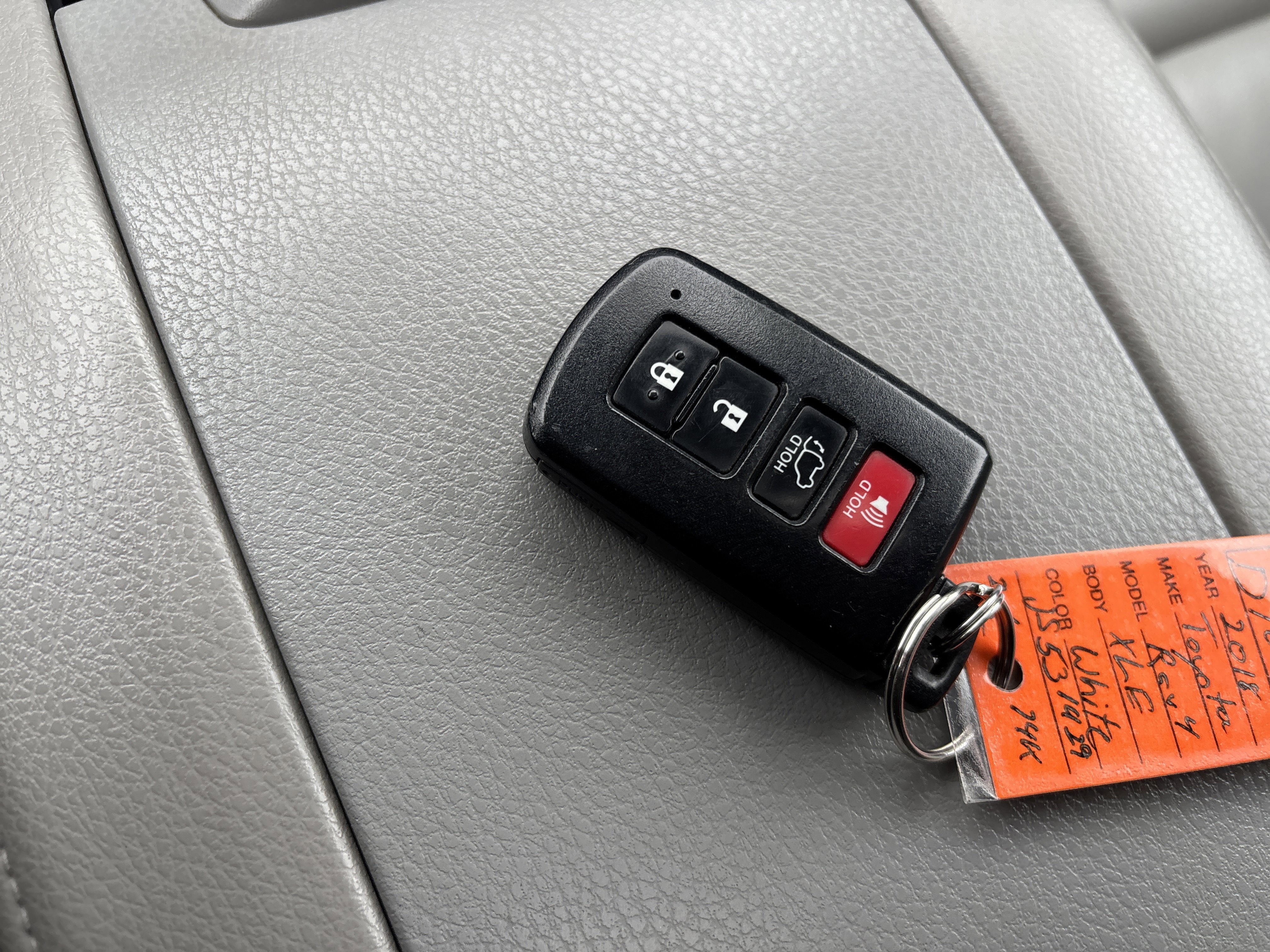 Used 2018 Toyota Highlander XLE image 34