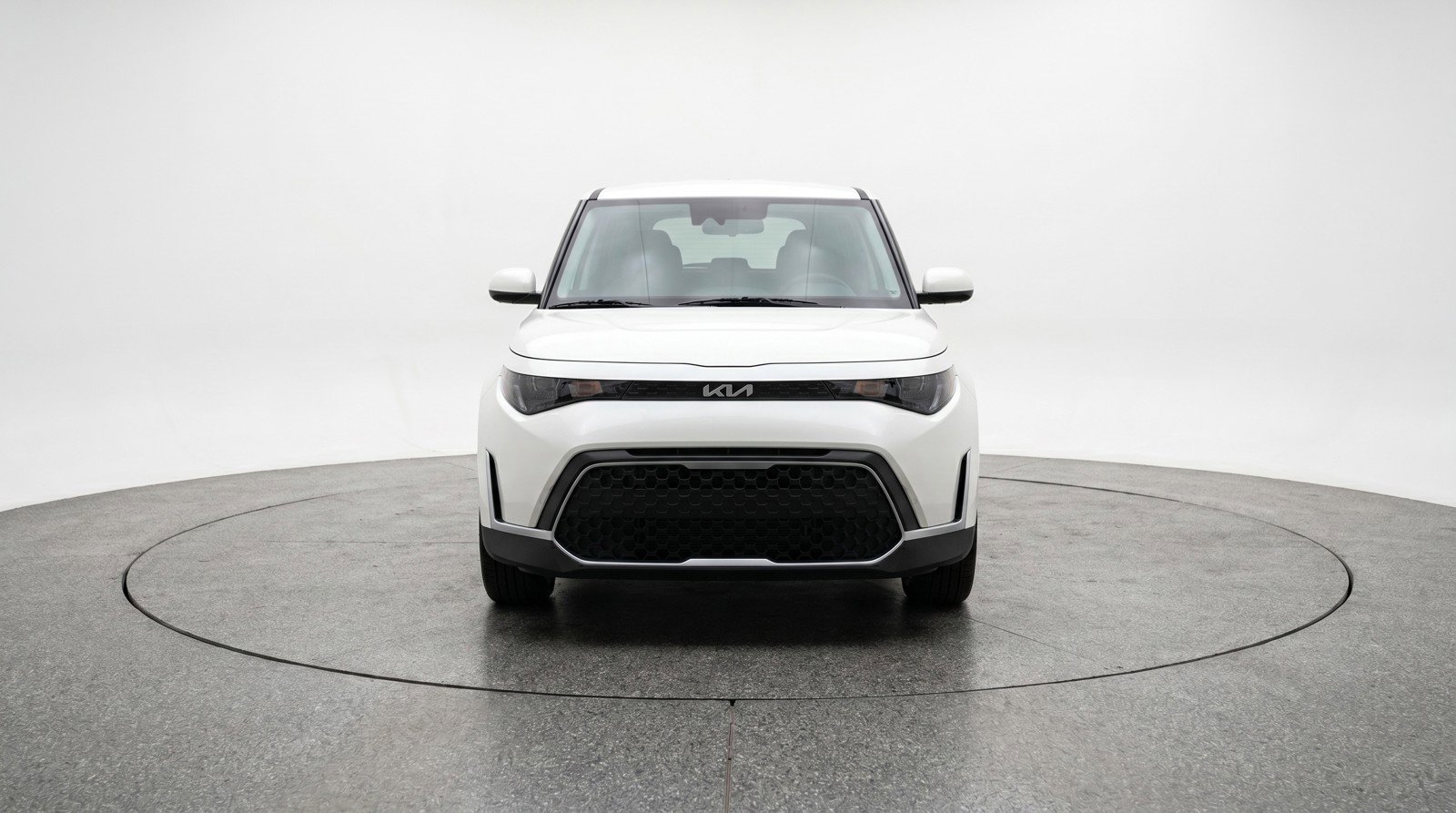 Used 2025 Kia Soul LX w/ LX Technology Package FWD image 2