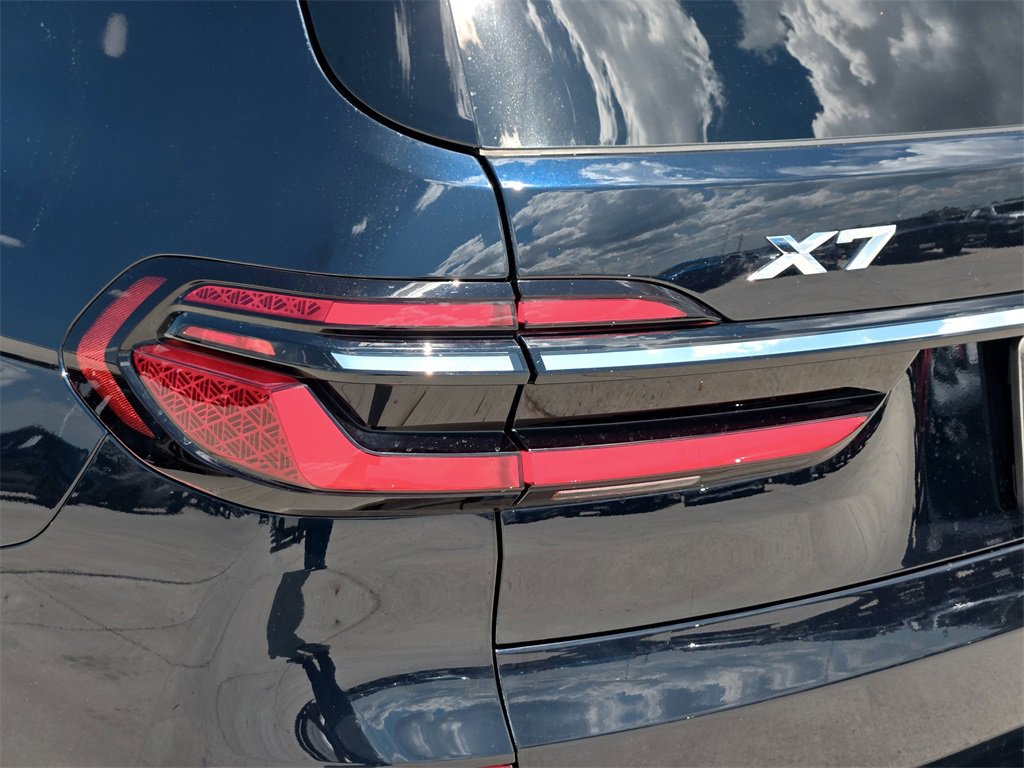 Used 2025 BMW X7 xDrive40i w/ M Sport Package image 6