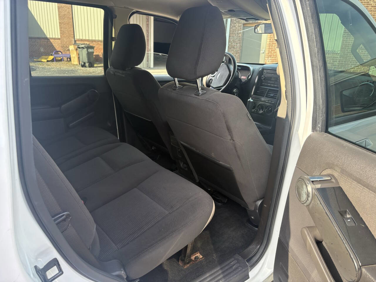 Used 2010 Ford Explorer XLT image 11