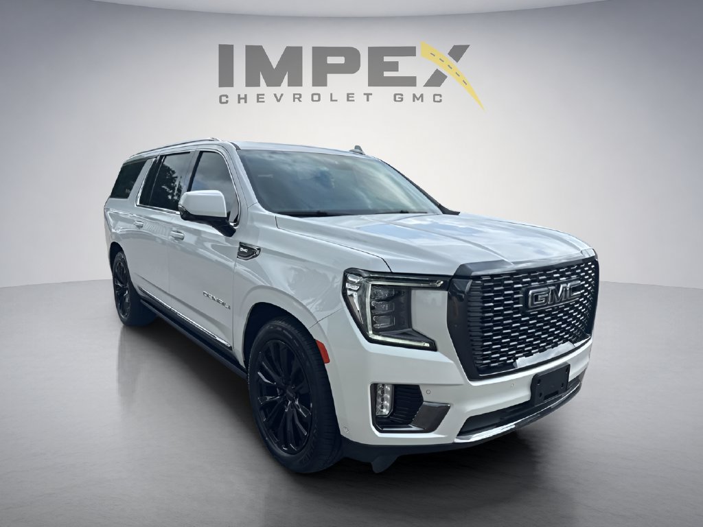 Used 2023 GMC Yukon XL Denali Ultimate w/ LPO, Floor Liner Package AWD/4WD image 7