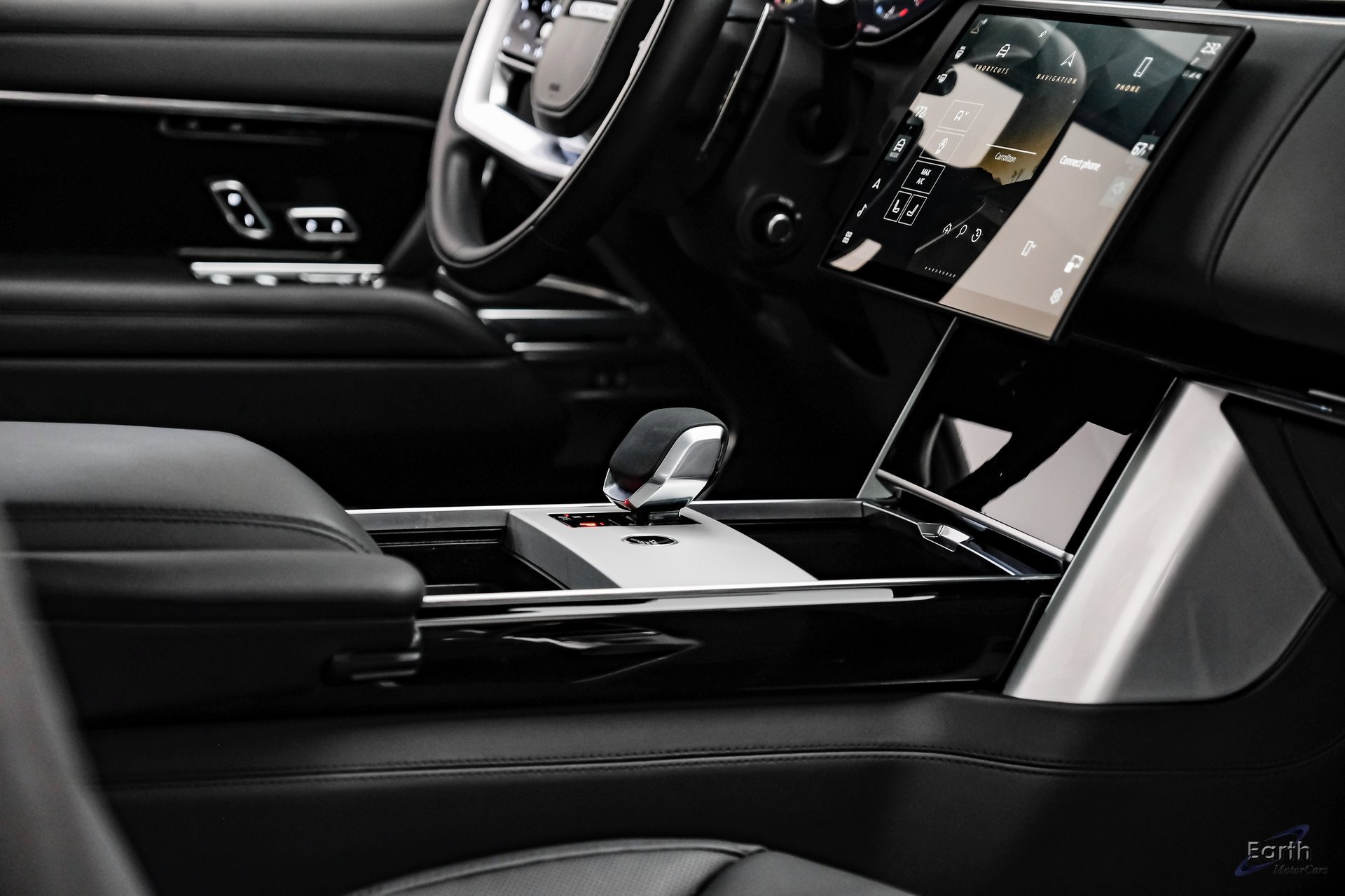 Used 2024 Land Rover Range Rover SE image 47