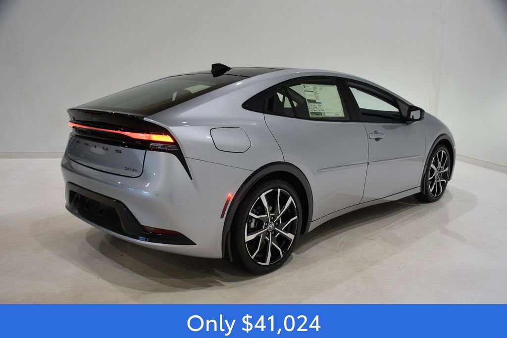 New 2026 Toyota Prius Plug-In Hybrid FWD image 4