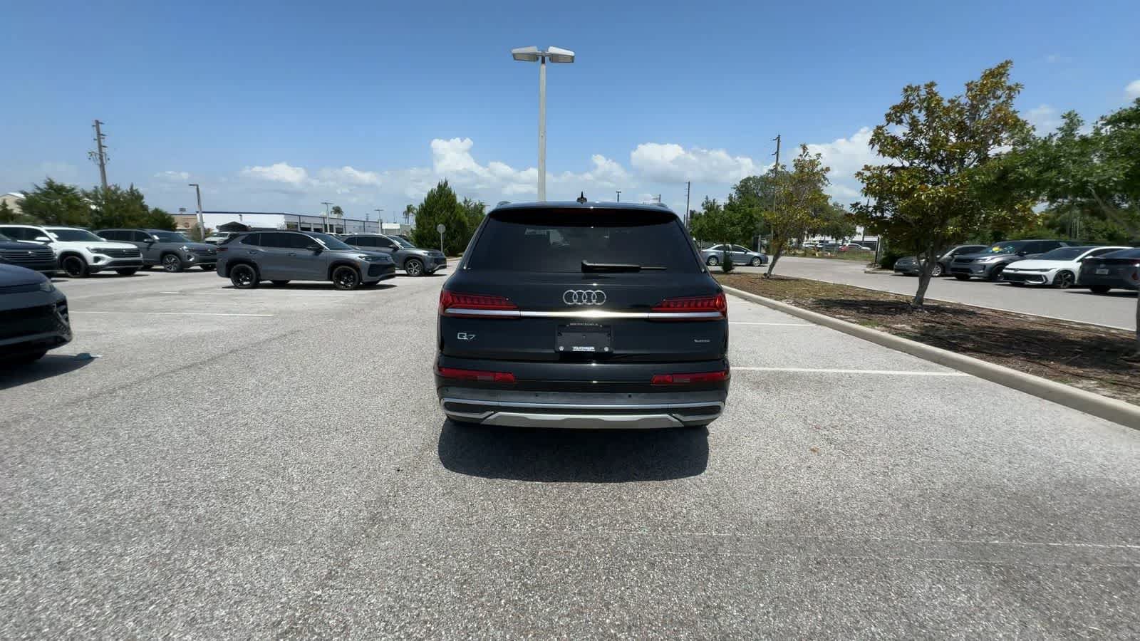 Used 2023 Audi Q7 3.0T Premium w/ Convenience Package AWD/4WD image 7