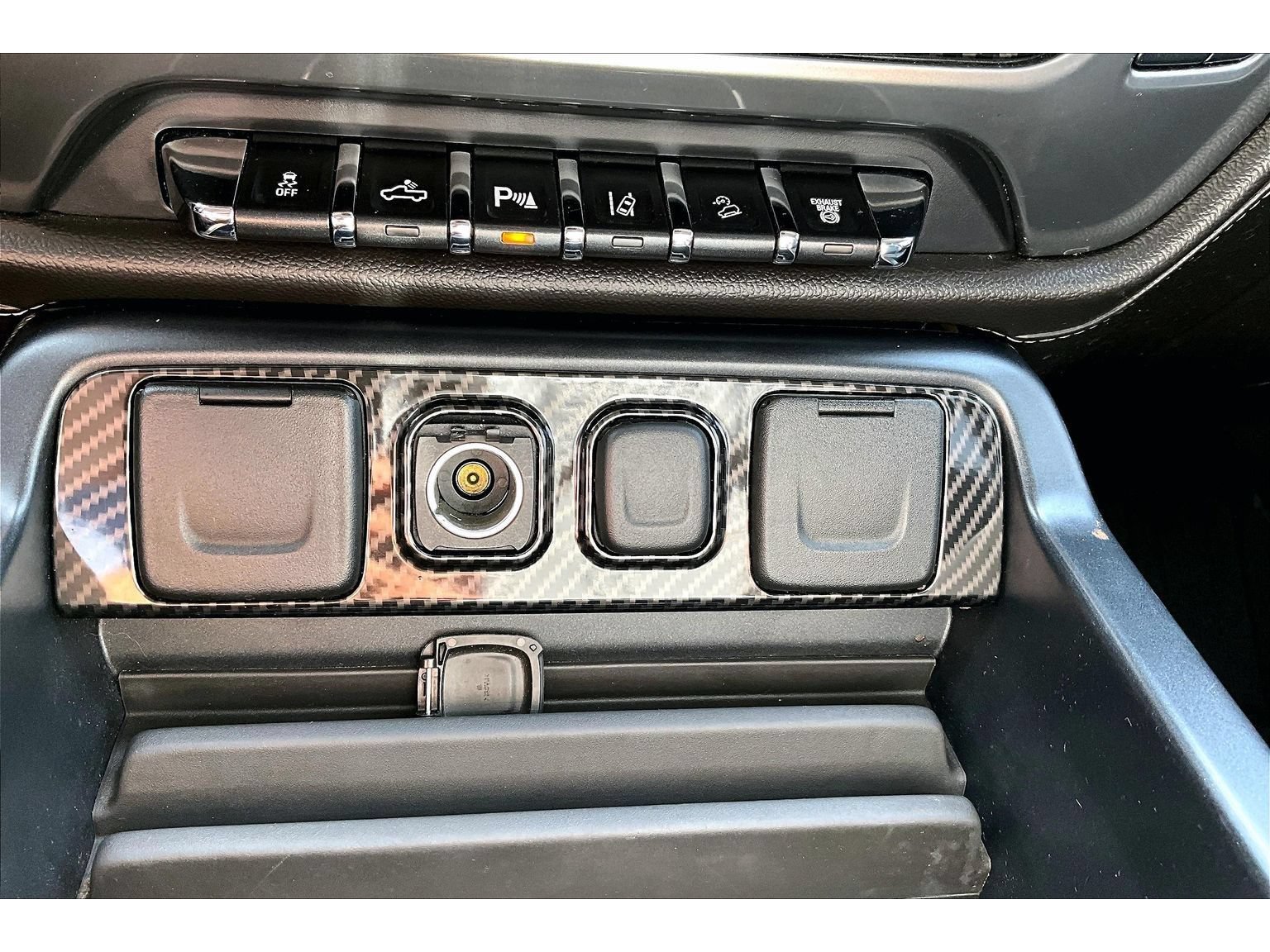 Used 2016 Chevrolet Silverado 2500 LTZ w/ Driver Alert Package AWD/4WD image 27