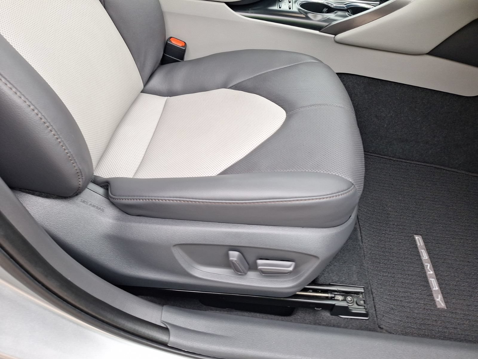Used 2020 Toyota Camry XLE w/ Driver Assist Package FWD image 35