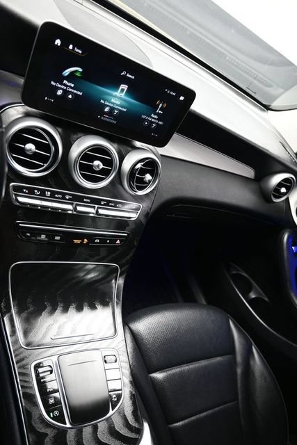 Used 2022 Mercedes-Benz GLC 300 image 17