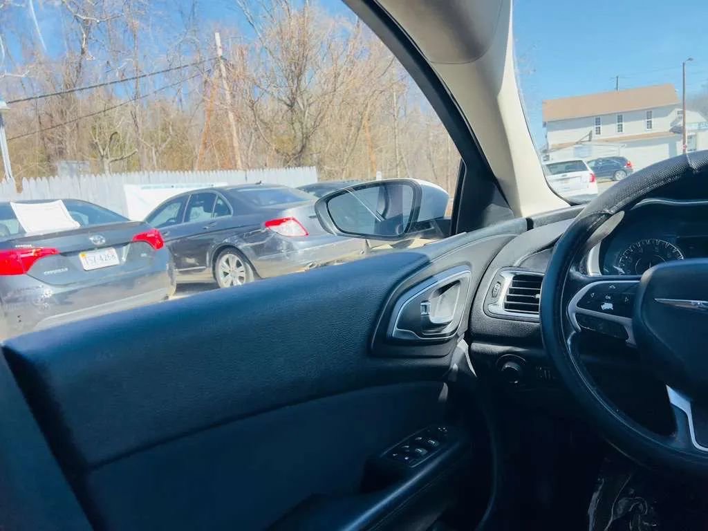 Used 2015 Chrysler 200 Limited w/ Convenience Group FWD image 15