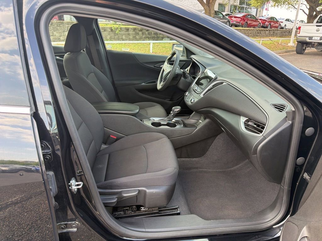 Used 2023 Chevrolet Malibu LT image 29