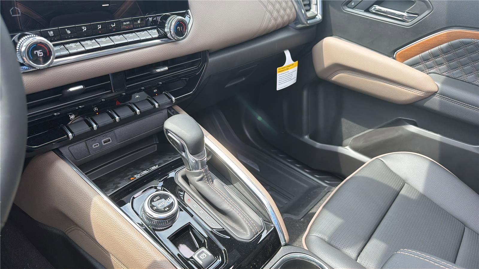 New 2026 GMC Canyon Denali w/ LPO, Denali Black Edition image 14