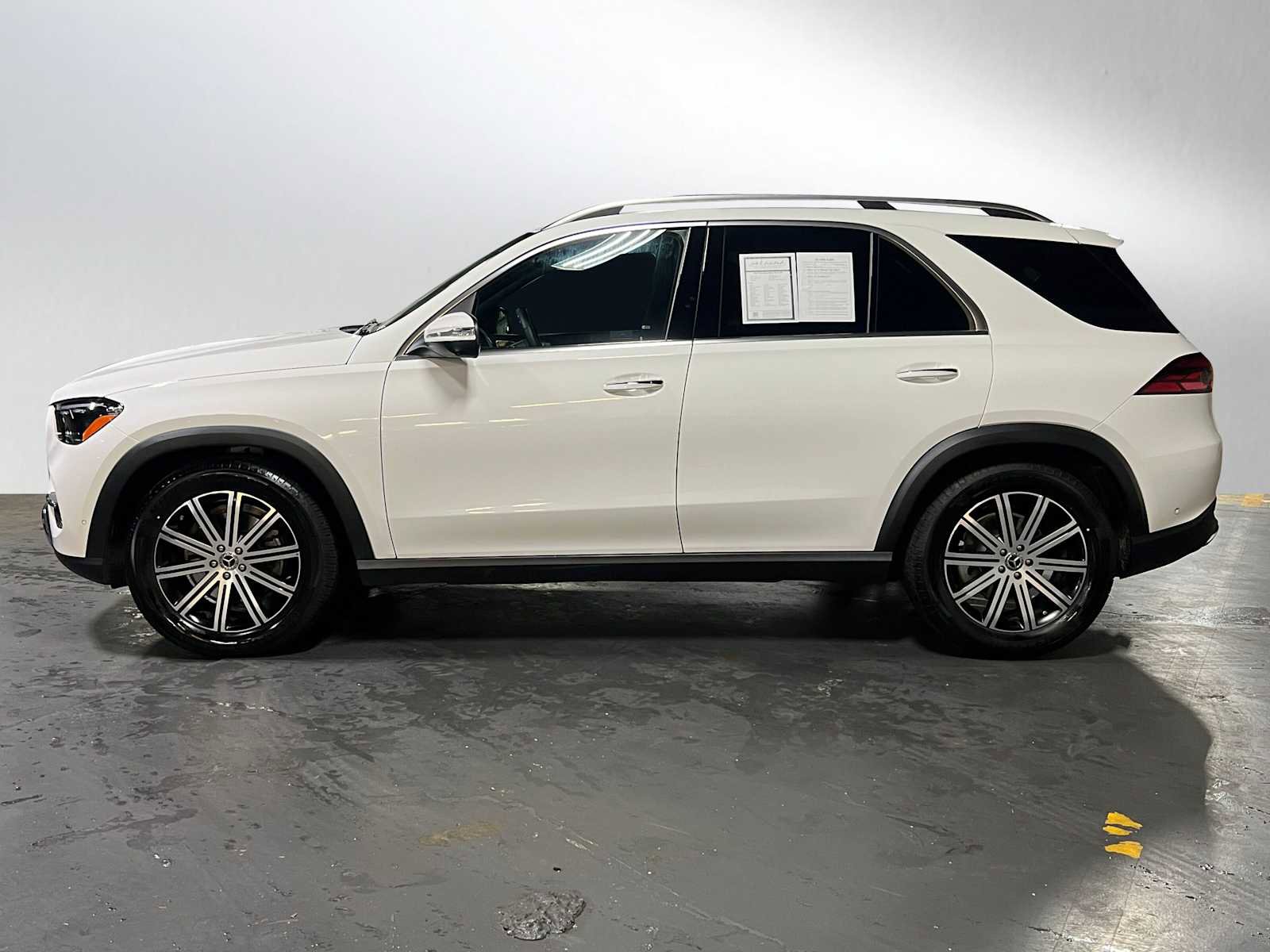 Used 2025 Mercedes-Benz GLE 350 4MATIC image 6