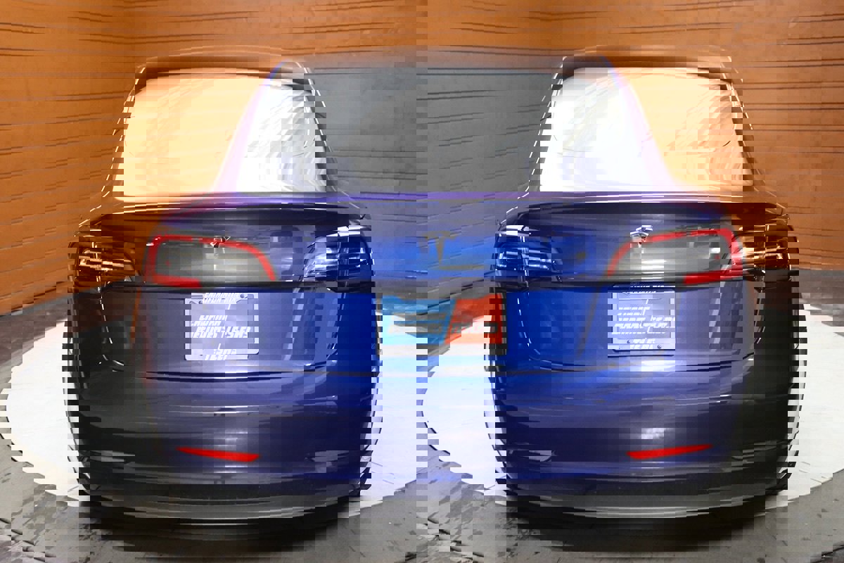 Used 2022 Tesla Model 3 Standard Range image 10