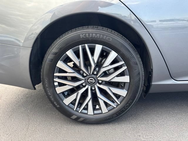 Used 2025 Nissan Altima 2.5 SV FWD image 23