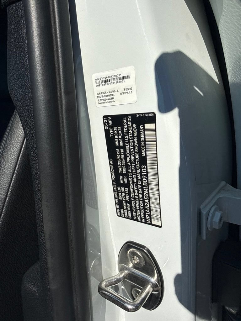 Used 2021 Porsche Macan AWD/4WD image 38