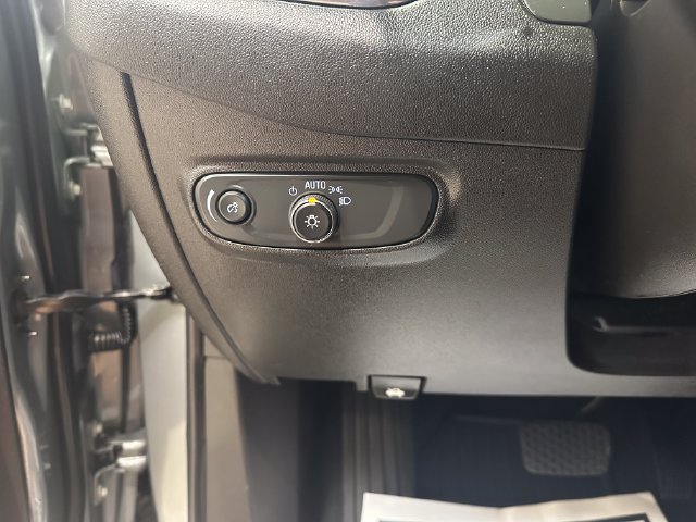Used 2024 Chevrolet Equinox LT AWD/4WD image 16