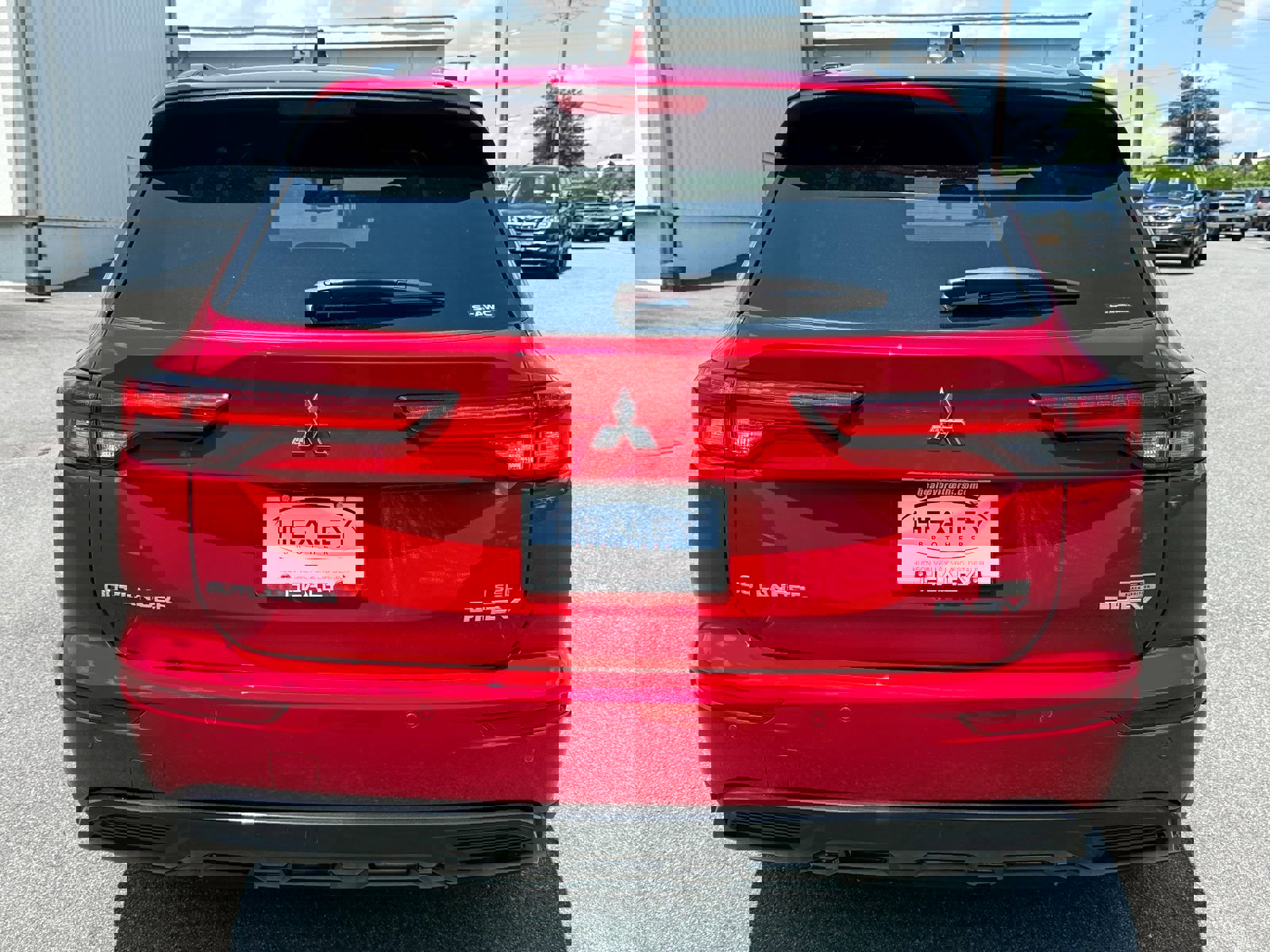 New 2025 Mitsubishi Outlander 4WD Plug-In Hybrid image 9