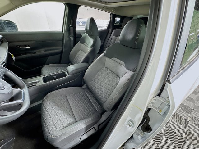 New 2026 Nissan Kicks SV w/ SV Premium Package image 18