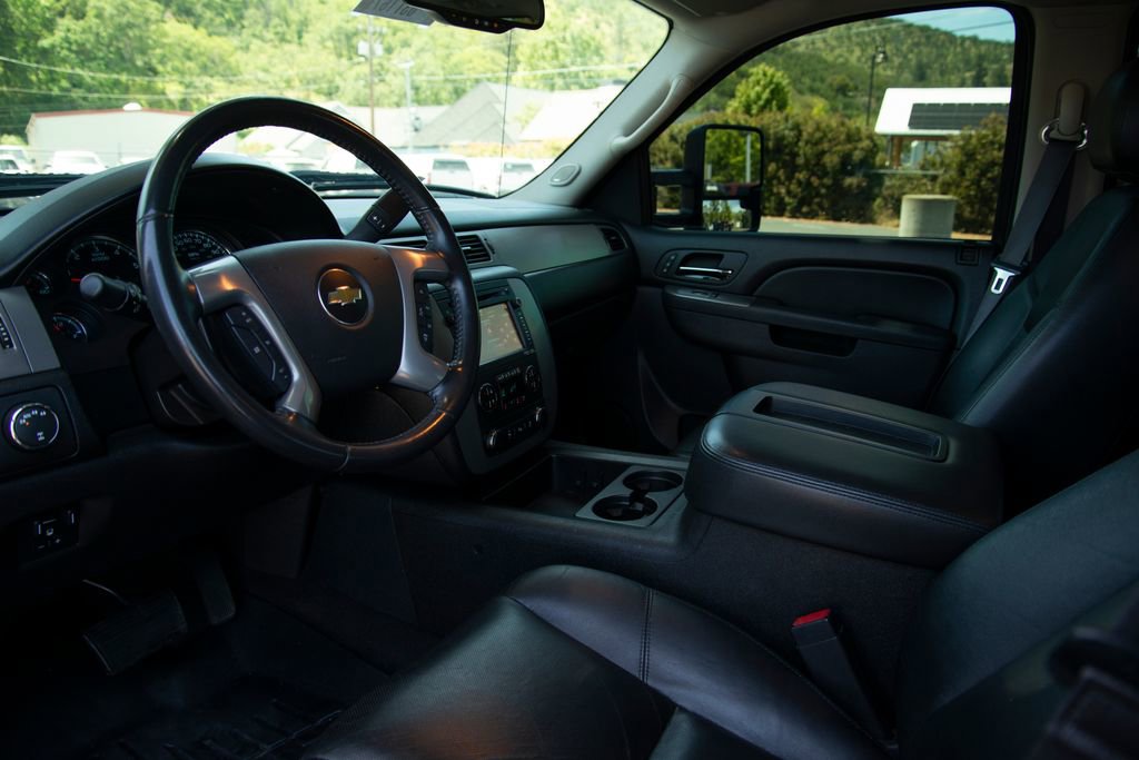 Certified 2013 Chevrolet Silverado 1500 LTZ w/ LTZ Plus Package AWD/4WD image 12