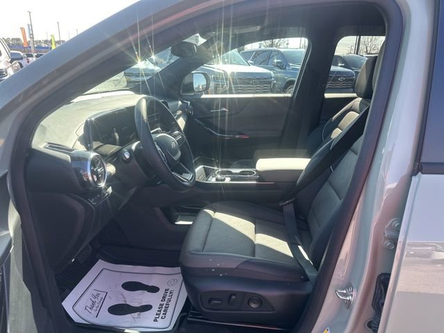 New 2026 Chevrolet Equinox LT w/ Convenience Package II FWD image 16