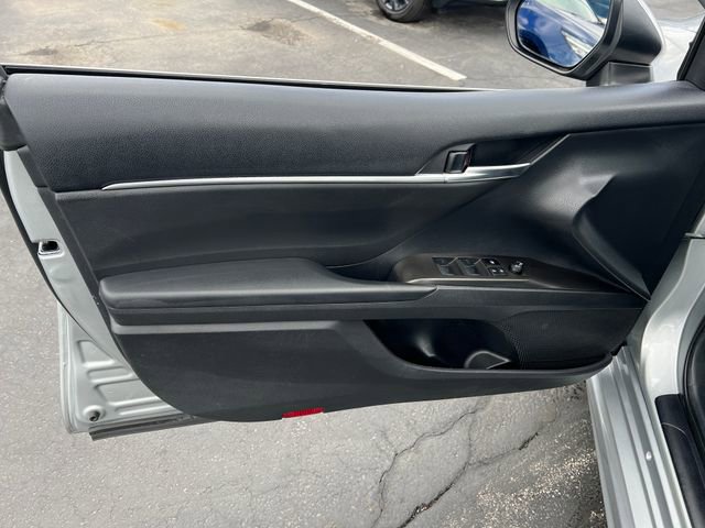 Used 2024 Toyota Camry SE image 23