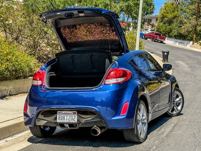 Used 2017 Hyundai Veloster Value Edition FWD image 21