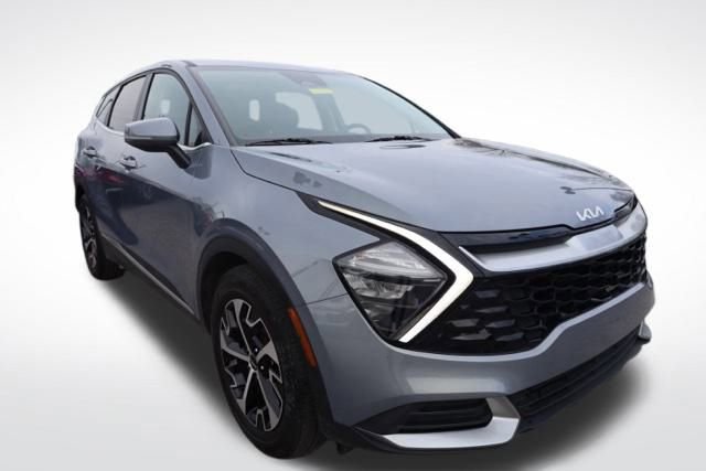 Used 2023 Kia Sportage EX image 3