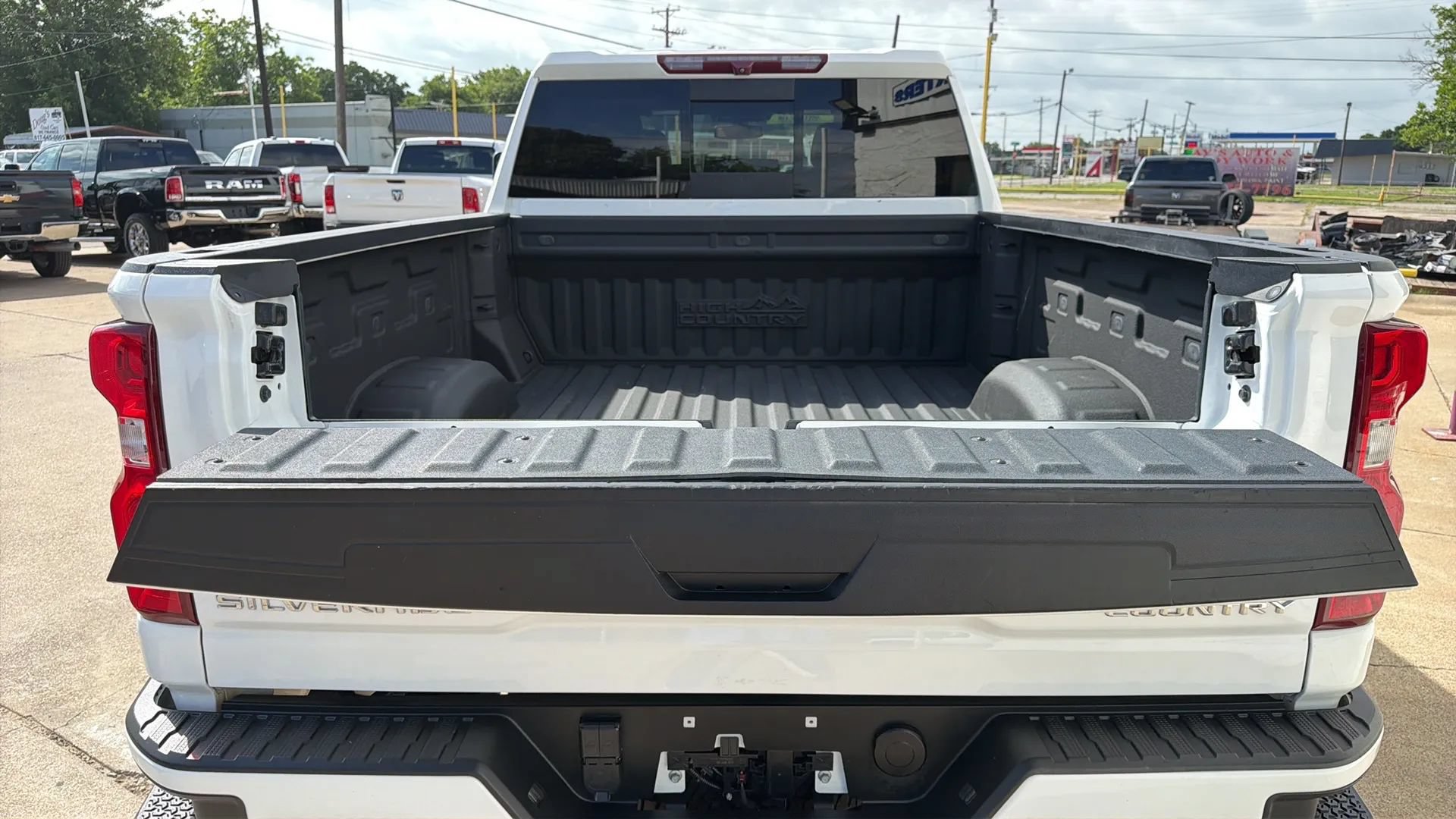 Used 2022 Chevrolet Silverado 2500 High Country AWD/4WD image 8