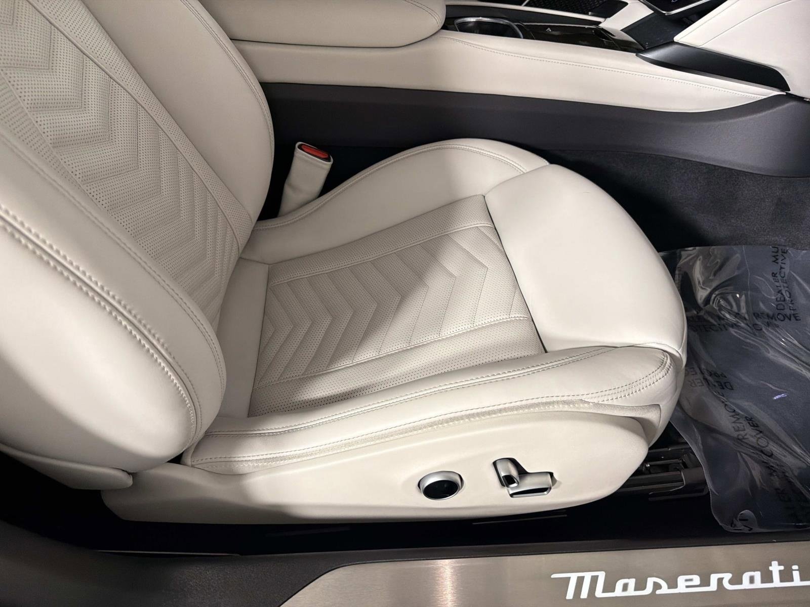 Used 2024 Maserati GranTurismo Trofeo image 25
