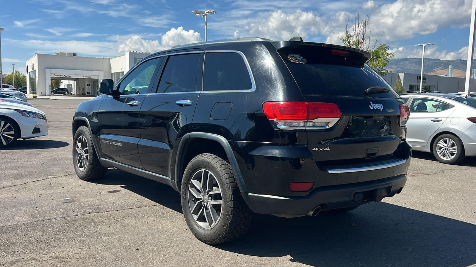 Used 2017 Jeep Grand Cherokee Limited w/ Luxury Group II AWD/4WD image 7