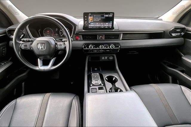 Certified 2025 Honda Pilot Touring image 7