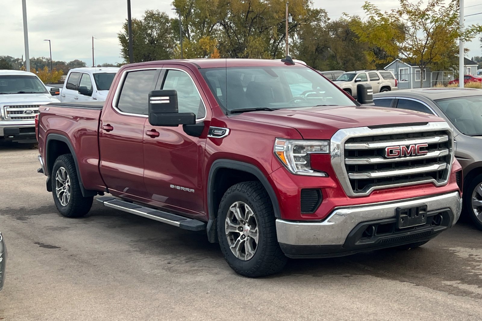 Used 2021 GMC Sierra 1500 SLE image 2