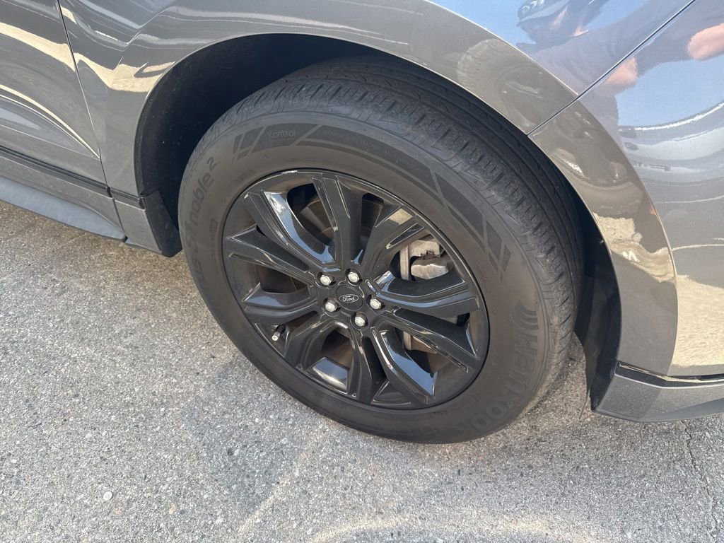 Used 2023 Ford Edge SE w/ Black Appearance Package AWD/4WD image 9