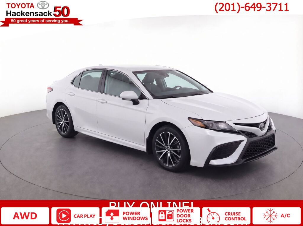 Used 2023 Toyota Camry SE AWD/4WD image 1
