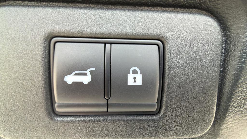 Certified 2025 Nissan Rogue SL w/ SL Premium Package image 12