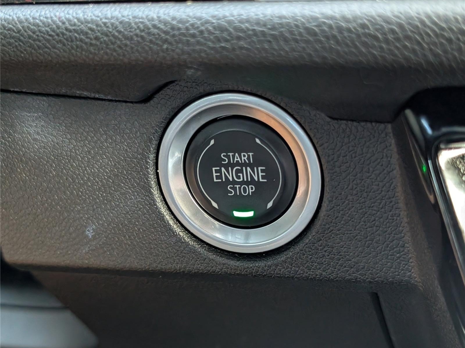 Used 2024 Chevrolet Traverse RS w/ LPO, Floor Liner Package AWD/4WD image 29